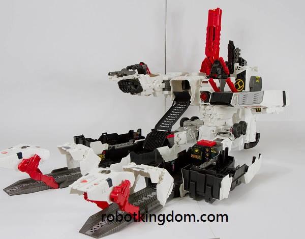 First Look At Metroplex Hong Kong Exclusive Transformers Genarations Action Figure  (16 of 20)